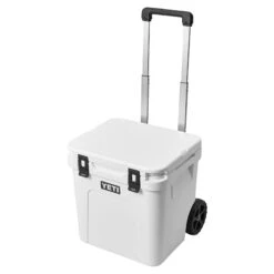 Yeti Coolers ROADIE 48 WHEELED - Kühlbox 15 Yeti Coolers ROADIE 48 WHEELED - Kühlbox -Primus Camping Deutschland Verkaufs-Shop 5638039355 s roadie 48 wheeled yeti coolers 24
